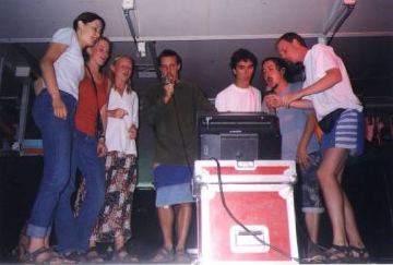 Karaoke in St.Andre (Griet, Quirien, Erna, Fred, Yannick, Fred, Thobias)