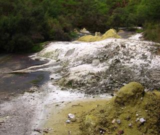 Waiotapu sulphur mounds